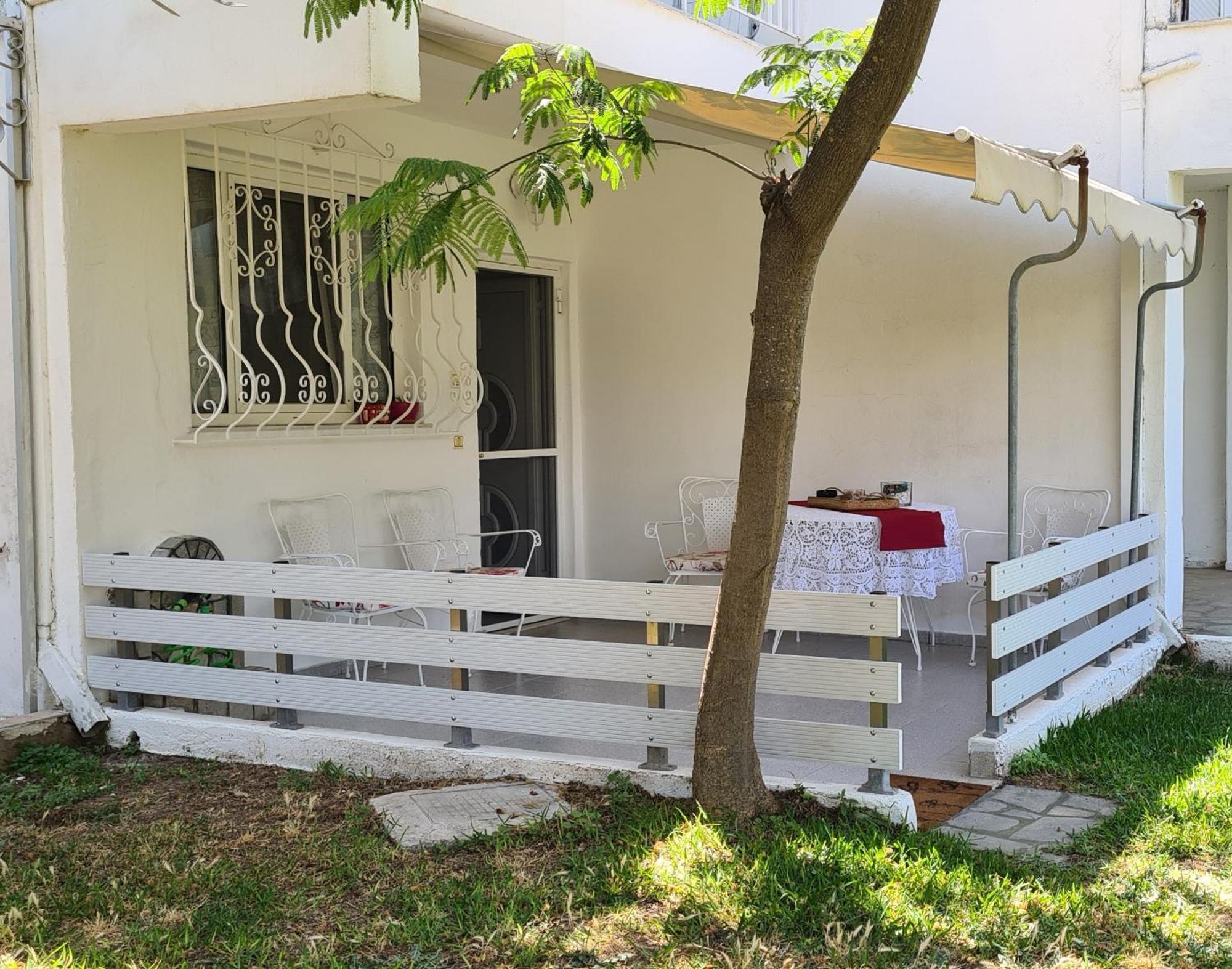 Family House In Gerakini 度假居
